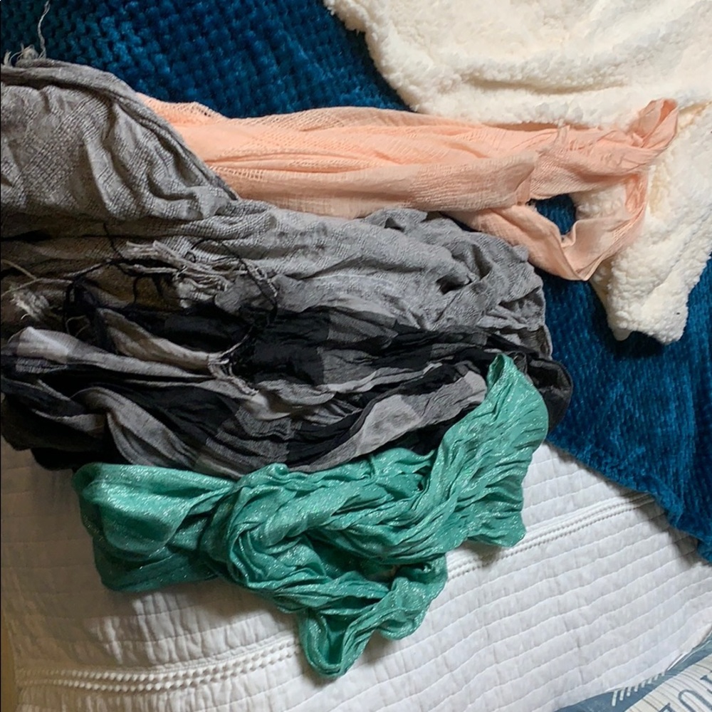 Scarfs